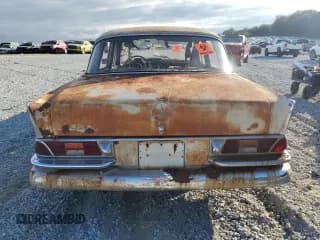 ✅ 1960 Mercedes-Benz 220 • VIN: 11101210095002 • Lot: 79363244. Wystawiony na Copart z przebiegiem Nie podano. Bezpłatny archiwum sprzedaży aukcyjnych z USA i szczegółowy raport historii pojazdu na DreamBid. Zdjęcie 6.