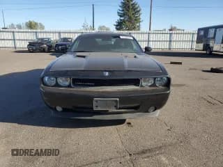 ✅ 2009 Dodge Challenger SE • VIN: 2B3LJ44V69H559165 • Lot: 75108994. Wystawiony na Copart z przebiegiem 131 660 mil. Bezpłatny archiwum sprzedaży aukcyjnych z USA i szczegółowy raport historii pojazdu na DreamBid. Zdjęcie 5.