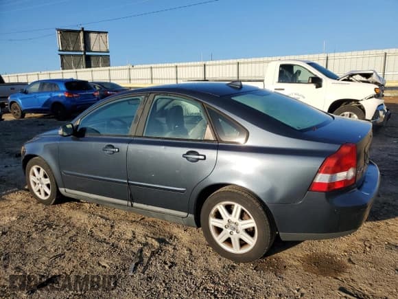 ✅ 2007 Volvo S40 2.4L • VIN: YV1MS382X72303072 • Lot: 81970025. Wystawiony na Copart z przebiegiem 107 042 mil. Bezpłatny archiwum sprzedaży aukcyjnych z USA i szczegółowy raport historii pojazdu na DreamBid. Zdjęcie 2.