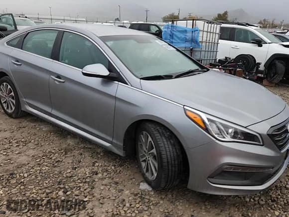 ✅ 2016 Hyundai Sonata Sport • VIN: 5NPE34AF5GH265890 • Lot: 90097815. Listed on Copart with 275,037 mi. Free auction sales archive from the USA and detailed vehicle history report at DreamBid. Image 13.