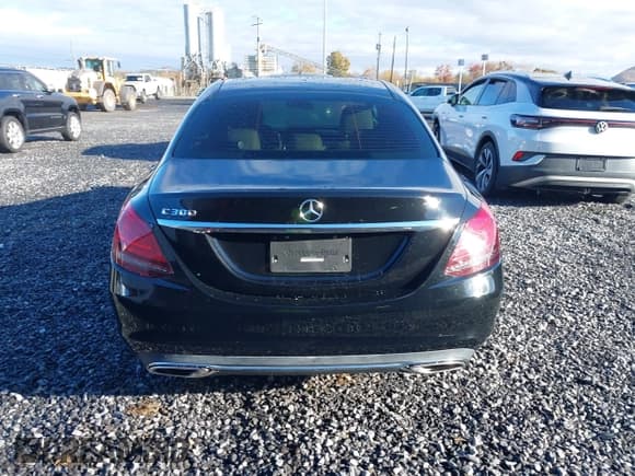 ✅ 2020 Mercedes-Benz C 300 • VIN: WDDWF8DB4LR556787 • Lot: 43571008. Listed on IAAI with 74,842 mi. Free auction sales archive from the USA and detailed vehicle history report at DreamBid. Image 16.