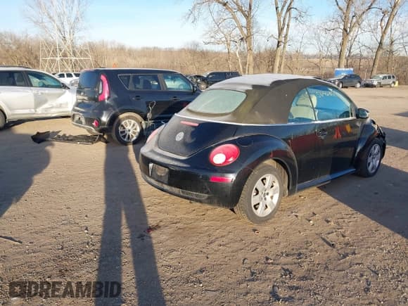 ✅ 2007 Volkswagen Beetle • VIN: 3VWRF31Y07M416355 • Lot: 41569687. Listed on IAAI with 146,413 mi. Free auction sales archive from the USA and detailed vehicle history report at DreamBid. Image 4.