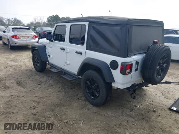 ✅ 2021 Jeep Wrangler Unlimited Sport S • VIN: 1C4HJXDN1MW822016 • Лот: 41792808. Опубликован ранее на IAAI с пробегом 29 719 миль. Бесплатный доступ к архиву аукционных продаж из США и подробный отчёт об истории автомобиля на DreamBid. Изображение 3.