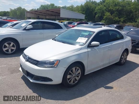 ✅ 2015 Volkswagen Jetta SE • VIN: 3VWLA7AJ8FM275600 • Lot: 42907743. Wystawiony na IAAI z przebiegiem 183 069 mil. Bezpłatny archiwum sprzedaży aukcyjnych z USA i szczegółowy raport historii pojazdu na DreamBid. Zdjęcie 11.