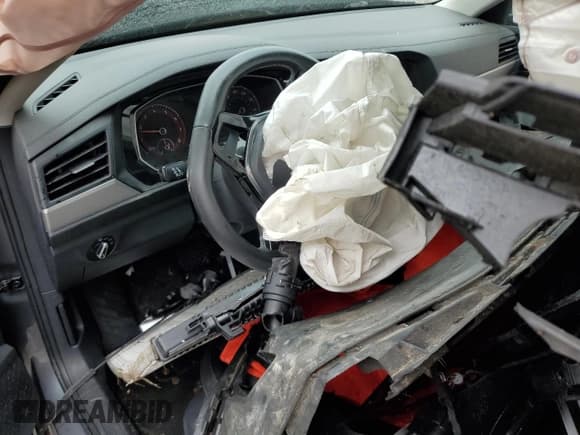 ✅ 2021 Volkswagen Jetta S • VIN: 3VWC57BU2MM044296 • Lot: 55723235. Wystawiony na Copart z przebiegiem Nie podano. Bezpłatny archiwum sprzedaży aukcyjnych z USA i szczegółowy raport historii pojazdu na DreamBid. Zdjęcie 8.