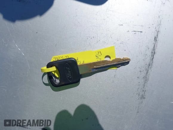 ✅ 2001 Ford F-250 XL • VIN: 1FTNX21F61EC66577 • Lot: 42238502. Listed on IAAI with 206,945 mi. Free auction sales archive from the USA and detailed vehicle history report at DreamBid. Image 11.