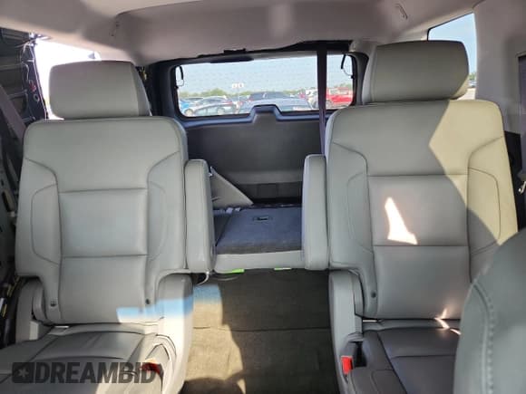 ✅ 2017 Chevrolet Tahoe LT • VIN: 1GNSKBKC6HR378036 • Lot: 61404535. Listed on Copart with 111,699 mi. Free auction sales archive from the USA and detailed vehicle history report at DreamBid. Image 10.