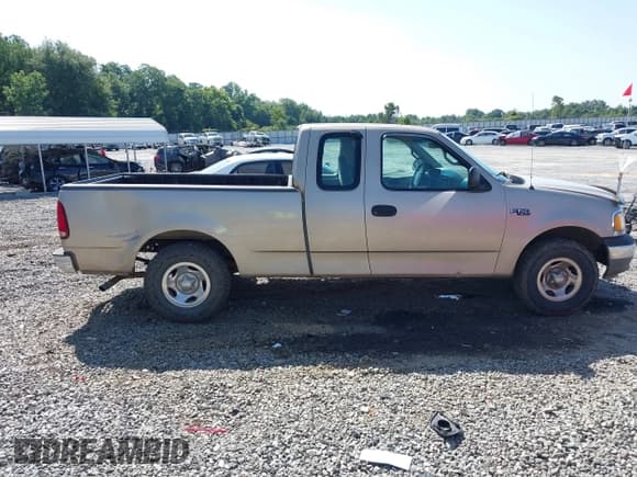 ✅ 2000 Ford F-150 XL • VIN: 1FTZX1729YNB05926 • Lot: 42734513. Wystawiony na IAAI z przebiegiem 150 717 mil. Bezpłatny archiwum sprzedaży aukcyjnych z USA i szczegółowy raport historii pojazdu na DreamBid. Zdjęcie 13.