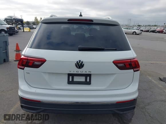 ✅ 2022 Volkswagen Tiguan SE • VIN: 3VV3B7AX2NM020185 • Lot: 42956464. Listed on IAAI with 31,023 mi. Free auction sales archive from the USA and detailed vehicle history report at DreamBid. Image 15.