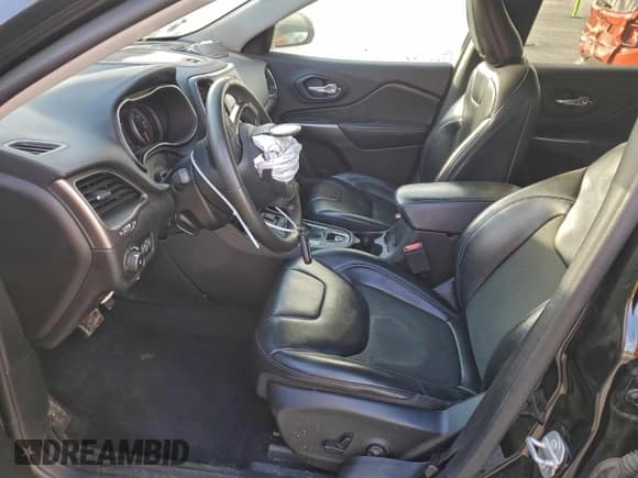 ✅ 2020 Jeep Cherokee Latitude Plus • VIN: 1C4PJMLB4LD602431 • Лот: 94246005. Опубликован ранее на Copart с пробегом 124 821 миль. Бесплатный доступ к архиву аукционных продаж из США и подробный отчёт об истории автомобиля на DreamBid. Изображение 7.