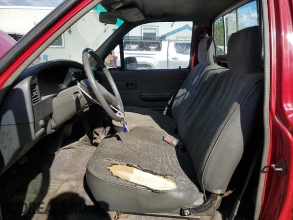 ✅ 1989 Toyota Pickup DLX • VIN: JT4VN01D6K2004117 • Lot: 64369565. Listed on Copart with 352,920 mi. Free auction sales archive from the USA and detailed vehicle history report at DreamBid. Image 7.