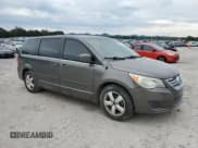 ✅ 2010 Volkswagen Routan SE • VIN: 2V4RW3D11AR272757 • Lot: 82049925. Listed on Copart with 160,569 mi. Free auction sales archive from the USA and detailed vehicle history report at DreamBid. Image 4.