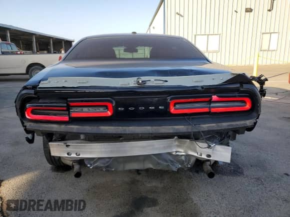✅ 2019 Dodge Challenger SXT • VIN: 2C3CDZAG2KH712918 • Lot: 69076582. Wystawiony na Copart z przebiegiem 33 694 mil mil. Skorzystaj z bezpłatnego archiwum sprzedaży aukcyjnych z USA i zobacz szczegółowy raport historii pojazdu na DreamBid. Zdjęcie 6.