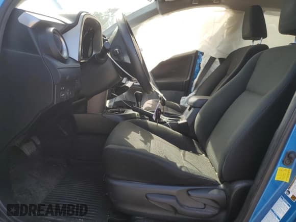 ✅ 2017 Toyota RAV4 LE • VIN: JTMBFREV4HJ716759 • Lot: 81968245. Listed on Copart with Not provided. Free auction sales archive from the USA and detailed vehicle history report at DreamBid. Image 7.