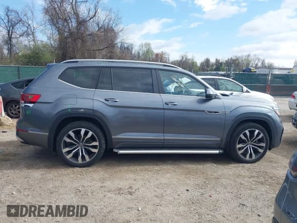 ✅ 2021 Volkswagen Atlas SEL R-Line • VIN: 1V2SR2CA2MC564587 • Lot: 41897353. Listed on IAAI with 50,249 mi. Free auction sales archive from the USA and detailed vehicle history report at DreamBid. Image 13.