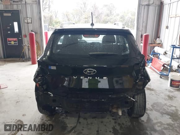 ✅ 2024 Hyundai Venue SEL • VIN: KMHRC8A30RU316201 • Lot: 41904314. Listed on IAAI with 31,027 mi. Free auction sales archive from the USA and detailed vehicle history report at DreamBid. Image 17.