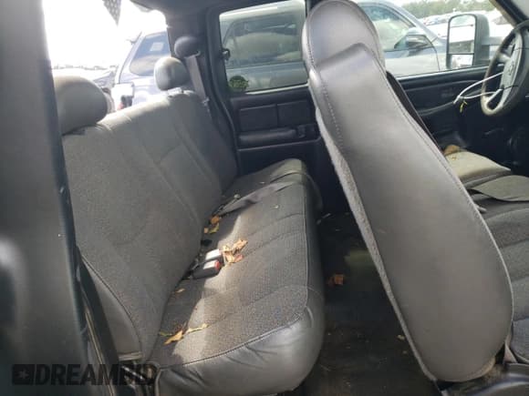 ✅ 2003 Chevrolet Silverado 1500 LS • VIN: 1GCEK19V03E259082 • Лот: 73479994. Опубликован ранее на Copart с пробегом 259 237 миль. Бесплатный доступ к архиву аукционных продаж из США и подробный отчёт об истории автомобиля на DreamBid. Изображение 10.