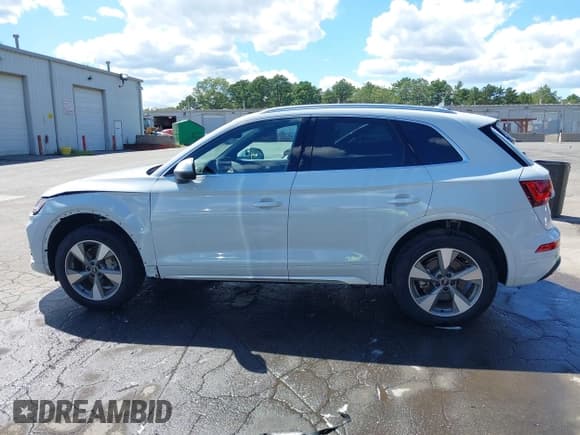 ✅ 2023 Audi Q5 Premium Plus • VIN: WA1BBAFY9P2174616 • Lot: 43076150. Listed on IAAI with 6,093 mi. Free auction sales archive from the USA and detailed vehicle history report at DreamBid. Image 15.