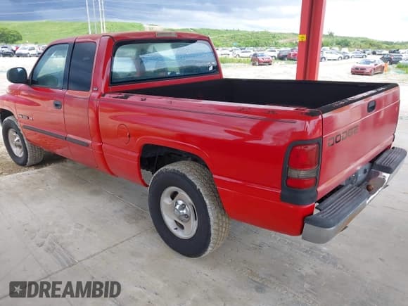 ✅ 2001 Dodge 1500 • VIN: 3B7HC13Z61G791092 • Lot: 42815850. Listed on IAAI with 123,803 mi. Free auction sales archive from the USA and detailed vehicle history report at DreamBid. Image 3.