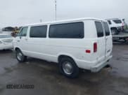 ✅ 1992 Dodge Passenger • VIN: 2B5WB35Y5NK172074 • Lot: 42010461. Wystawiony na IAAI z przebiegiem 101 961 mil. Bezpłatny archiwum sprzedaży aukcyjnych z USA i szczegółowy raport historii pojazdu na DreamBid. Zdjęcie 3.