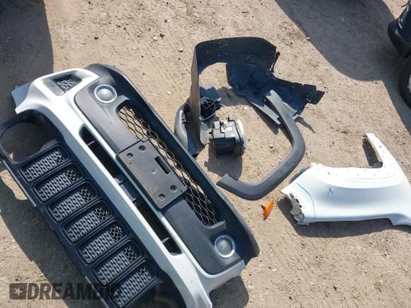 ✅ 2020 Jeep Renegade Altitude • VIN: ZACNJABB5LPL02130 • Lot: 41592856. Listed on IAAI with 95,906 mi. Free auction sales archive from the USA and detailed vehicle history report at DreamBid. Image 12.