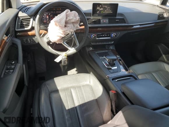 ✅ 2020 Audi Q5 Premium Plus • VIN: WA1BNAFY3L2027872 • Lot: 71700135. Wystawiony na Copart z przebiegiem 56 047 mil. Bezpłatny archiwum sprzedaży aukcyjnych z USA i szczegółowy raport historii pojazdu na DreamBid. Zdjęcie 8.