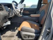 ✅ 2024 Lexus GX 550 Luxury • VIN: JTJVBCDX9R5006708 • Лот: 68306735. Опубликован ранее на Copart с пробегом 5 362 миль. Бесплатный доступ к архиву аукционных продаж из США и подробный отчёт об истории автомобиля на DreamBid. Изображение 7.