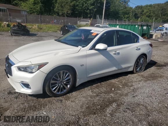 ✅ 2018 Infiniti Q50 Luxe • VIN: JN1EV7AR8JM611100 • Лот: 71582495. Опубликован ранее на Copart с пробегом 108 631 миль. Бесплатный доступ к архиву аукционных продаж из США и подробный отчёт об истории автомобиля на DreamBid. Изображение 1.