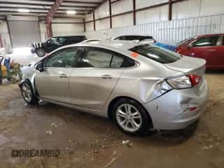 2018 Chevrolet Cruze LT с VIN 1G1BE5SMXJ7127122, выставлен на аукционе Copart как лот 53441135 с пробегом Не указан миль и Чистый • Clean title. История ставок и продаж доступна на DreamBid. Изображение 2.