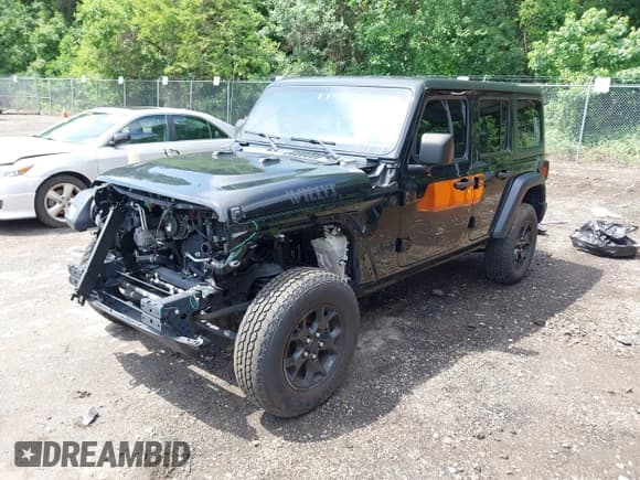 ✅ 2022 Jeep Wrangler Unlimited Willys Sport • VIN: 1C4HJXDM8NW135415 • Lot: 42625492. Wystawiony na IAAI z przebiegiem 84 780 mil. Bezpłatny archiwum sprzedaży aukcyjnych z USA i szczegółowy raport historii pojazdu na DreamBid. Zdjęcie 18.