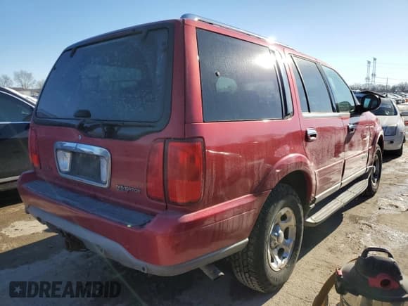 ✅ 2002 Lincoln Navigator • VIN: 5LMFU28R82LJ10866 • Lot: 41617435. Wystawiony na Copart z przebiegiem 94 201 mil. Bezpłatny archiwum sprzedaży aukcyjnych z USA i szczegółowy raport historii pojazdu na DreamBid. Zdjęcie 3.