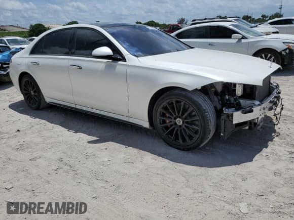 ✅ 2023 Mercedes-Benz S 580 • VIN: W1K6G7GBXPA180703 • Lot: 60398765. Wystawiony na Copart z przebiegiem 17 326 mil. Bezpłatny archiwum sprzedaży aukcyjnych z USA i szczegółowy raport historii pojazdu na DreamBid. Zdjęcie 4.