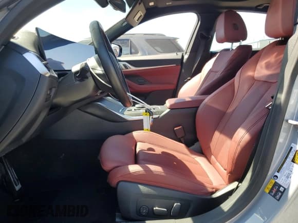 ✅ 2024 BMW i4 eDrive35 • VIN: WBY43AW09RFS64185 • Lot: 80889605. Wystawiony na Copart z przebiegiem 16 288 mil. Bezpłatny archiwum sprzedaży aukcyjnych z USA i szczegółowy raport historii pojazdu na DreamBid. Zdjęcie 7.