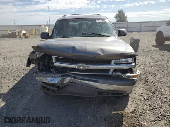2001 Chevrolet Suburban LT with VIN 3GNGK26U81G216195, listed as a Copart auction lot 69210905 with 260,017 mi miles and Salvage title. Bid and sale history available at DreamBid. Image 5.