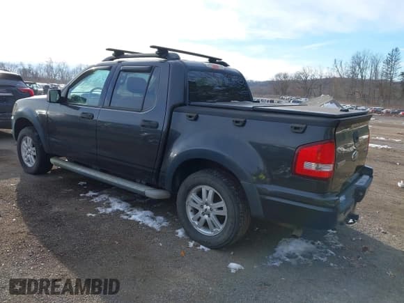 ✅ 2007 Ford Explorer Sport Trac XLT • VIN: 1FMEU51K97UB11930 • Lot: 43853913. Wystawiony na IAAI z przebiegiem 159 310 mil. Bezpłatny archiwum sprzedaży aukcyjnych z USA i szczegółowy raport historii pojazdu na DreamBid. Zdjęcie 3.