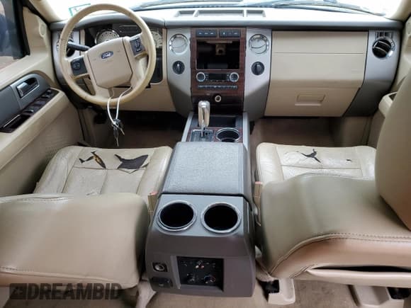 ✅ 2011 Ford Expedition XLT • VIN: 1FMJU1J52BEF21764 • Lot: 91398415. Wystawiony na Copart z przebiegiem 171 843 mil. Bezpłatny archiwum sprzedaży aukcyjnych z USA i szczegółowy raport historii pojazdu na DreamBid. Zdjęcie 8.