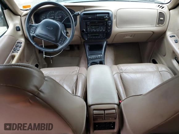 ✅ 1998 Ford Explorer XLT • VIN: 1FMZU32P7WUC59363 • Lot: 83879354. Listed on Copart with 304,490 mi. Free auction sales archive from the USA and detailed vehicle history report at DreamBid. Image 8.