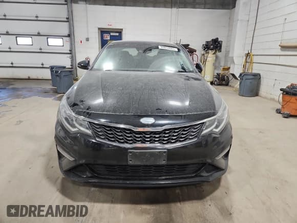 ✅ 2019 Kia Optima S • VIN: 5XXGT4L37KG307332 • Lot: 93059065. Wystawiony na Copart z przebiegiem 83 713 mil. Bezpłatny archiwum sprzedaży aukcyjnych z USA i szczegółowy raport historii pojazdu na DreamBid. Zdjęcie 5.
