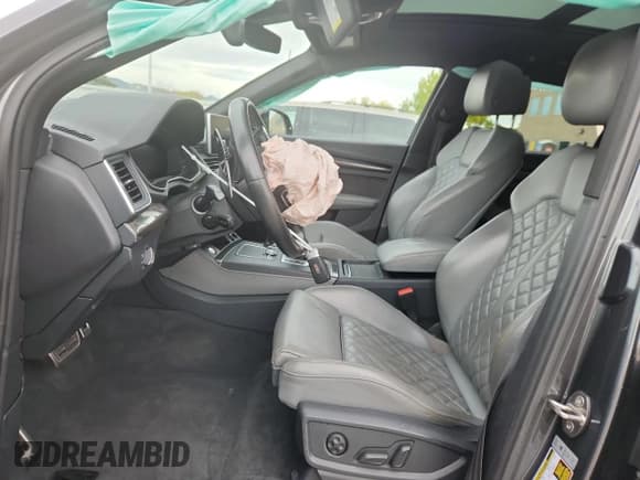 ✅ 2019 Audi SQ5 Premium Plus • VIN: WA1B4AFY7K2021252 • Лот: 86228105. Опубликован ранее на Copart с пробегом 61 334 миль. Бесплатный доступ к архиву аукционных продаж из США и подробный отчёт об истории автомобиля на DreamBid. Изображение 7.