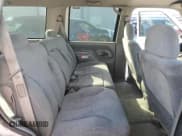 ✅ 1997 GMC Yukon • VIN: 1GKEK13R9VJ713016 • Лот: 45682475. Опубликован ранее на Copart с пробегом 202 886 миль. Бесплатный доступ к архиву аукционных продаж из США и подробный отчёт об истории автомобиля на DreamBid. Изображение 11.