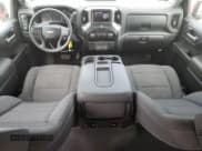 ✅ 2021 Chevrolet Silverado 1500 Custom • VIN: 3GCUYBEF0MG143793 • Lot: 79426384. Wystawiony na Copart z przebiegiem 121 920 mil. Bezpłatny archiwum sprzedaży aukcyjnych z USA i szczegółowy raport historii pojazdu na DreamBid. Zdjęcie 8.