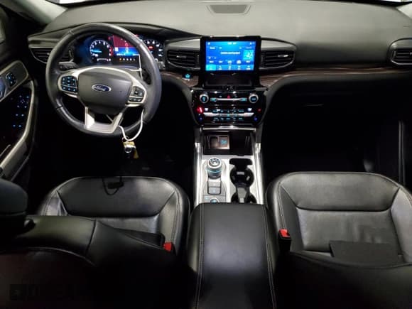 ✅ 2021 Ford Explorer Limited • VIN: 1FMSK8FH0MGB43862 • Lot: 92427055. Wystawiony na Copart z przebiegiem 66 132 mil. Bezpłatny archiwum sprzedaży aukcyjnych z USA i szczegółowy raport historii pojazdu na DreamBid. Zdjęcie 8.