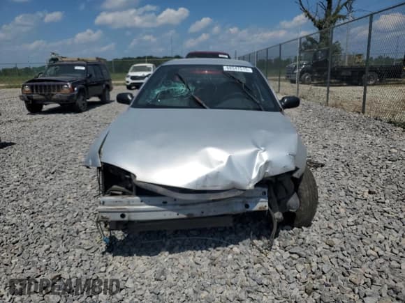 ✅ 2004 Chevrolet Cavalier • VIN: 1G1JC52F647252769 • Lot: 68547515. Wystawiony na Copart z przebiegiem 204 808 mil. Bezpłatny archiwum sprzedaży aukcyjnych z USA i szczegółowy raport historii pojazdu na DreamBid. Zdjęcie 5.
