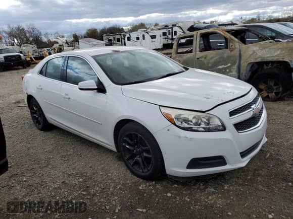 2013 Chevrolet Malibu LT z VIN 1G11C5SA4DF290253, wystawiony jako Copart lot #85428335 z przebiegiem 211 234 mil mil oraz Czysty tytuł • Clean title. Historia ofert i sprzedaży dostępna na DreamBid. Obrazek 4.