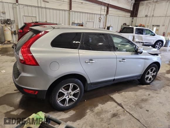✅ 2013 Volvo XC60 T6 • VIN: YV4902DZ3D2423433 • Lot: 91256365. Listed on Copart with 75,441 mi. Free auction sales archive from the USA and detailed vehicle history report at DreamBid. Image 3.