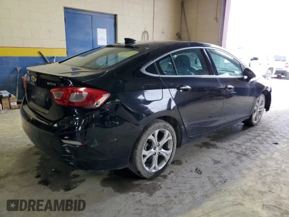✅ 2017 Chevrolet Cruze Premier • VIN: 1G1BF5SM3H7230521 • Лот: 37284143. Опубликован ранее на Copart с пробегом 108 351 миль. Бесплатный доступ к архиву аукционных продаж из США и подробный отчёт об истории автомобиля на DreamBid. Изображение 3.