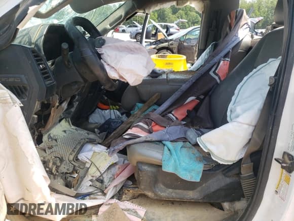 ✅ 2016 Ford F-150 XL • VIN: 1FTMF1E83GKD37040 • Lot: 62054015. Wystawiony na Copart z przebiegiem Nie podano. Bezpłatny archiwum sprzedaży aukcyjnych z USA i szczegółowy raport historii pojazdu na DreamBid. Zdjęcie 7.