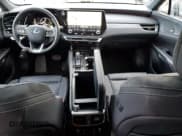 ✅ 2024 Lexus RX 450h+ Luxury • VIN: JTJCJMGAXR2010985 • Lot: 49865345. Wystawiony na Copart z przebiegiem 2 840 mil. Bezpłatny archiwum sprzedaży aukcyjnych z USA i szczegółowy raport historii pojazdu na DreamBid. Zdjęcie 8.