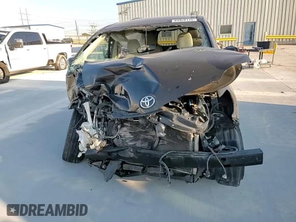 ✅ 2014 Toyota Sienna LE • VIN: 5TDKK3DC7ES452220 • Lot: 84928115. Listed on Copart with 248,727 mi. Free auction sales archive from the USA and detailed vehicle history report at DreamBid. Image 15.