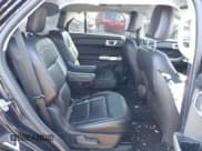 ✅ 2022 Ford Explorer XLT • VIN: 1FMSK8DH0NGA96191 • Lot: 41983762. Wystawiony na IAAI z przebiegiem 47 637 mil. Bezpłatny archiwum sprzedaży aukcyjnych z USA i szczegółowy raport historii pojazdu na DreamBid. Zdjęcie 8.